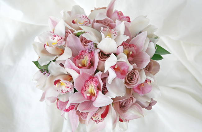 Обои картинки фото цветы, букеты, композиции, свадебный, розы, орхидеи