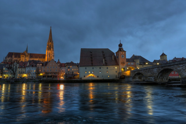 Обои картинки фото города, регенсбург, германия, собор, река, ночь, мост