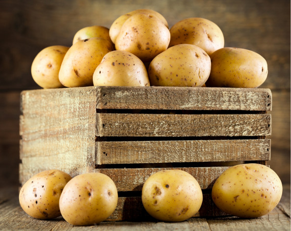 Обои картинки фото еда, картофель, плоды, ящик