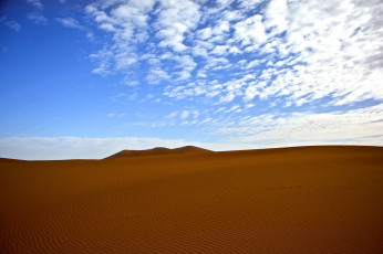 Картинка природа пустыни песок пустыня небо облака бархан