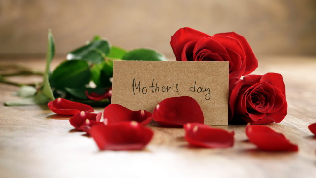 Обои картинки фото праздничные, день матери, лепестки, розы, надпись