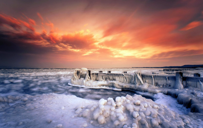 Обои картинки фото природа, восходы, закаты, берег, мост, закат, море, лёд