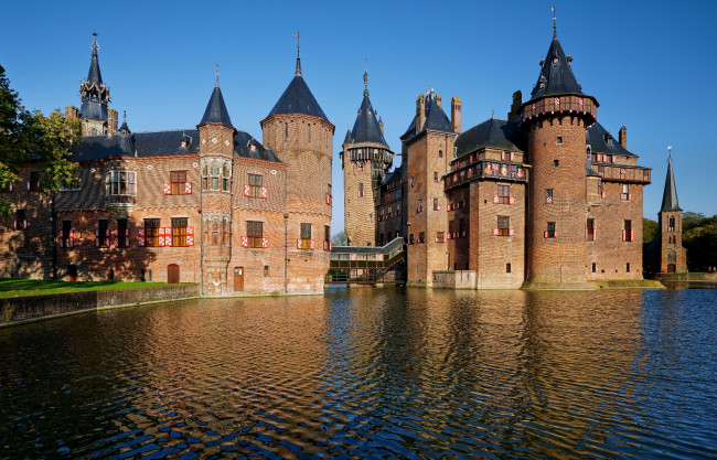 Обои картинки фото de haar,  netherlands, города, замки нидерландов, озеро, переход, замок