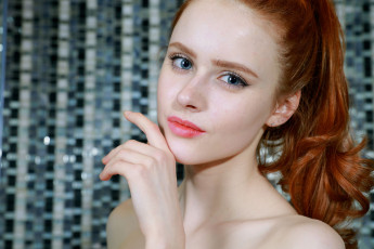 Картинка bella+milano девушки макияж поза взгляд красотка портрет лицо рыжеволосая модель девушка bella milano