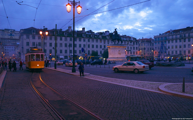 Обои картинки фото square, of, the, fig, tree, lisbon, города, лиссабон, португалия