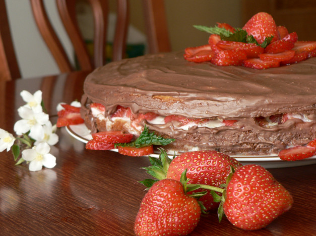 Обои картинки фото оксана, пирог, ягодка, еда, пирожные, кексы, печенье, шоколадный, крем, красиво, аппетитно, клубника