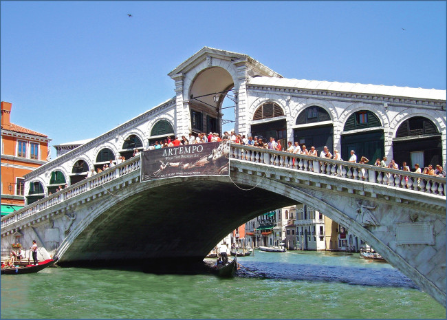 Обои картинки фото мост, риальто, венеция, города, италия, каменный, вода, гондолы