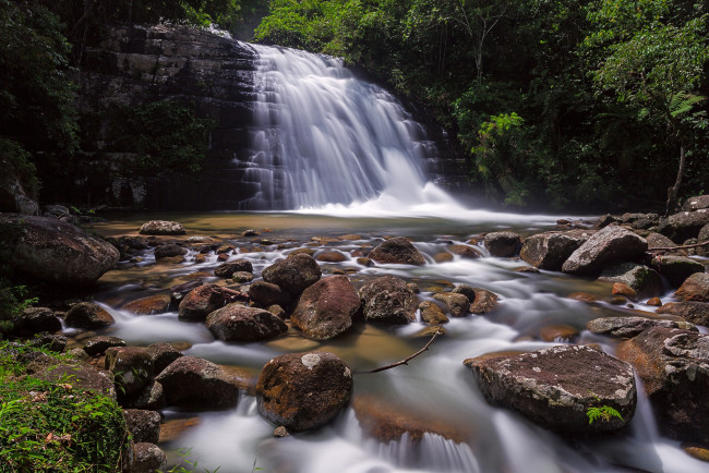 Обои картинки фото lata, bukit, hijau, waterfall, kedah, malaysia, природа, водопады, малайзия, камни, река