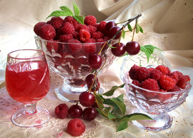 Обои картинки фото еда, фрукты,  ягоды, вишня, малина