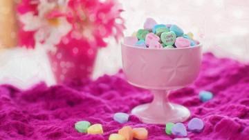 Картинка еда конфеты +шоколад +сладости ваза сердечки