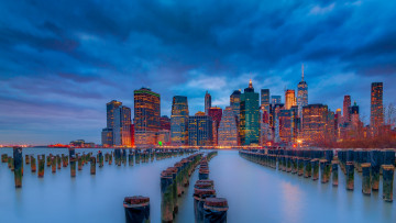 Картинка города нью-йорк+ сша east river ист-ривер манхэттен небоскрёбы ночной город нью-йорк здания река manhattan new york city