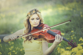 Картинка музыка -другое венок скрипка девушка природа