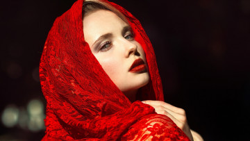 Картинка девушки -+лица +портреты шатенка макияж красная кружевная шаль lisa maria holm