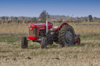 Картинка техника тракторы трактор поле