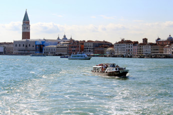 Картинка города венеция+ италия яхта катера лодки вода здания
