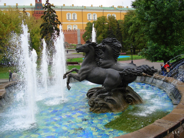Обои картинки фото города, фонтаны, лошадь