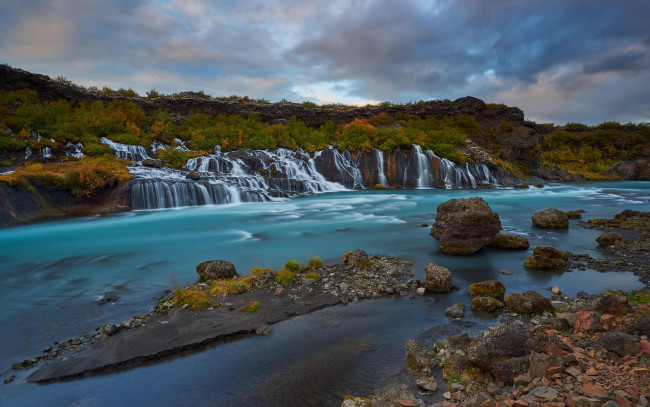 Обои картинки фото природа, водопады, скалы, река, исландия, хвитау, хрёйнфоссар