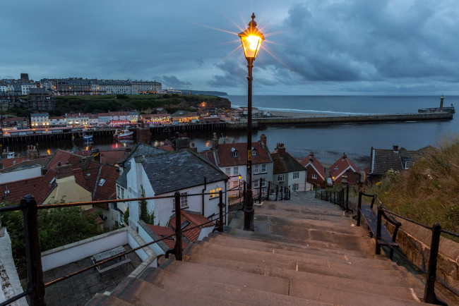 Обои картинки фото whitby, north yorkshire, england, города, - огни ночного города, north, yorkshire