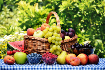 Картинка еда фрукты ягоды груши арбуз сливы яблоки черника малина виноград абрикосы клубника персики нектарин вишня