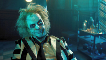 Картинка beetlejuice+beetlejuice+ +2024+ кино+фильмы beetlejuice+beetlejuice битлджус фэнтези комедия майкл китон michael keaton