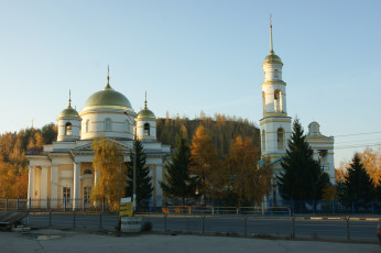 Картинка города православные церкви монастыри деревья небо дорога ограда церковь гора
