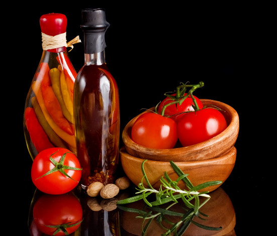 Обои картинки фото еда, натюрморт, миска, помидоры, перец, чеснок, орехи, масло, зелень
