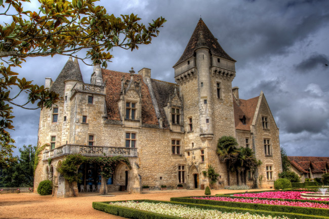 Обои картинки фото chateau, des, milandes, франция, города, дворцы, замки, крепости, цветы, замок, клумбы