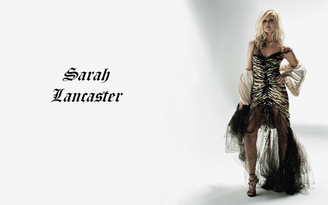 Обои картинки фото sarah lancaster, девушки, сара, ланкастер, актриса, блондинка, платье, накидка