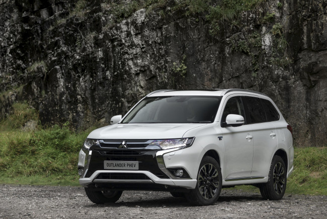 Обои картинки фото автомобили, mitsubishi, outlander, 2015г, uk-spec, phev