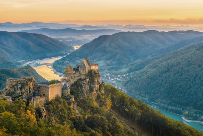 Обои картинки фото aggstein castle, города, замки австрии, обзор