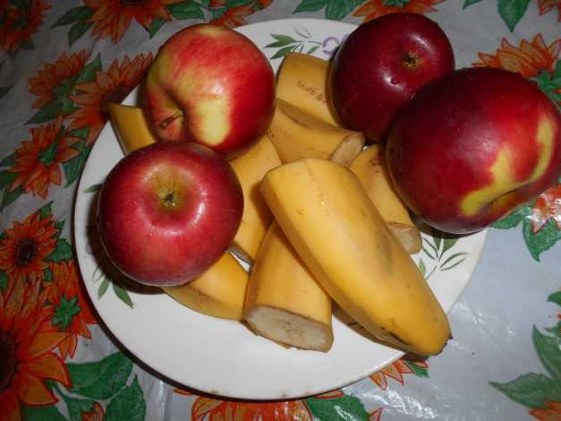 Обои картинки фото еда, Яблоки, бананы, яблоки