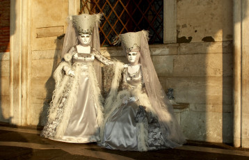 Картинка разное маски карнавальные костюмы венеция женщины белый
