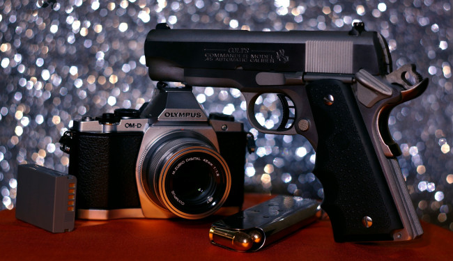 Обои картинки фото бренды, olympus, обойма, пистолет, объектик, фотокамера