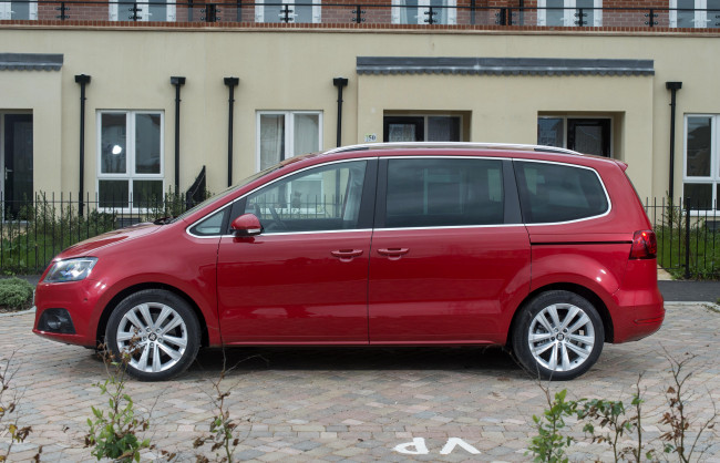 Обои картинки фото автомобили, seat, uk-spec, alhambra, красный, 2015г, 7n