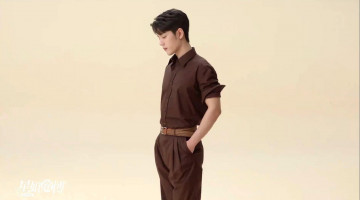 Картинка мужчины xiao+zhan актер рубашка брюки ремень