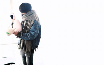 Картинка мужчины xiao+zhan актер шарф куртка игрушка фламинго