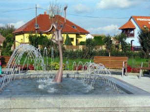 Картинка города -+фонтаны струи вода скульптура