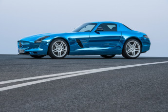 обоя mercedes-benz sls amg coupe electric car 2014, автомобили, mercedes-benz, blue, amg, coupe, electric, car, 2014, sls