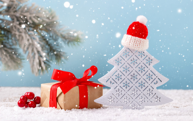 Обои картинки фото праздничные, подарки и коробочки, белый, деревянное, дерево, подарочная, коробка, новогоднее, украшение, c, новым, годом, рождество, снег, с, рождеством