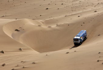 Картинка спорт авторалли дюны пустыня песок dakar rally камаз грузовик