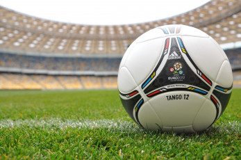 Картинка спорт футбол трава стадион евро 2012 мяч