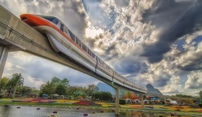 Обои картинки фото техника, поезда, монорельс, эстакада, река, парк, поезд