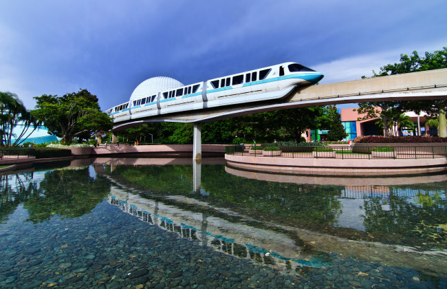 Обои картинки фото техника, поезда, поезд, монорельс, эстакада, река, парк