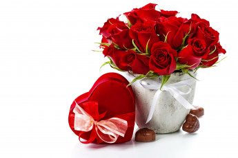 обоя праздничные, день святого валентина,  сердечки,  любовь, шоколад, букет, розы, сердце
