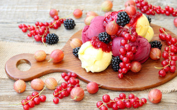 Картинка еда мороженое +десерты ice cream sweet dessert delicious yammy berries raspberry десерт сладкое малина ягоды смородина ежевика