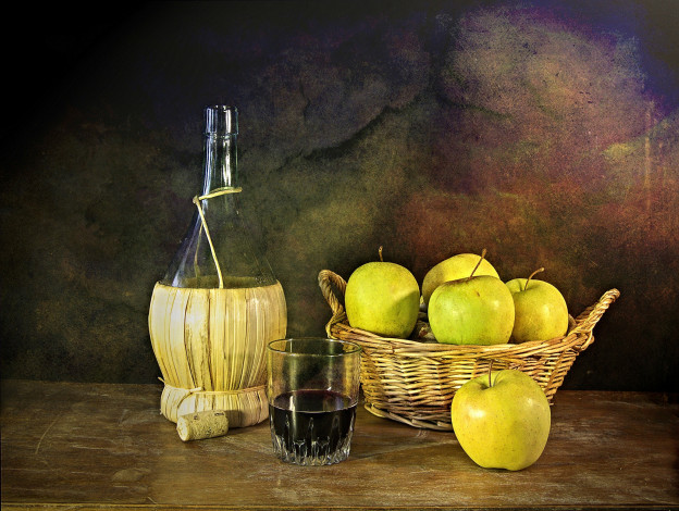 Обои картинки фото еда, натюрморт, яблоки, корзинка, вино, стакан, бутыль
