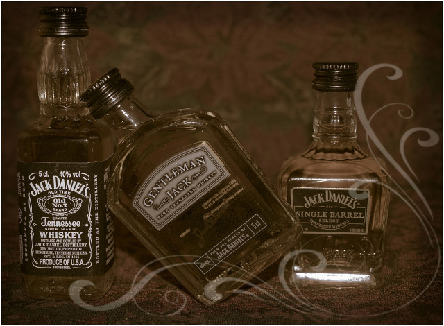 Обои картинки фото бренды, jack daniel`s, бутылка, алкоголь