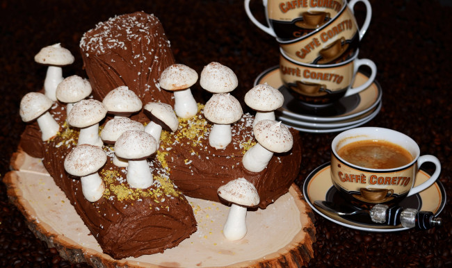 Обои картинки фото еда, торты, рулет, грибы, торт, кофе, чашка