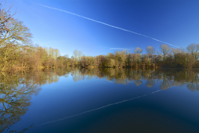 Обои картинки фото природа, реки, озера, озеро, деревья, отражение, небо