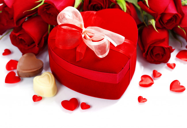 Обои картинки фото праздничные, день святого валентина,  сердечки,  любовь, конфеты, подарок, коробка, розы
